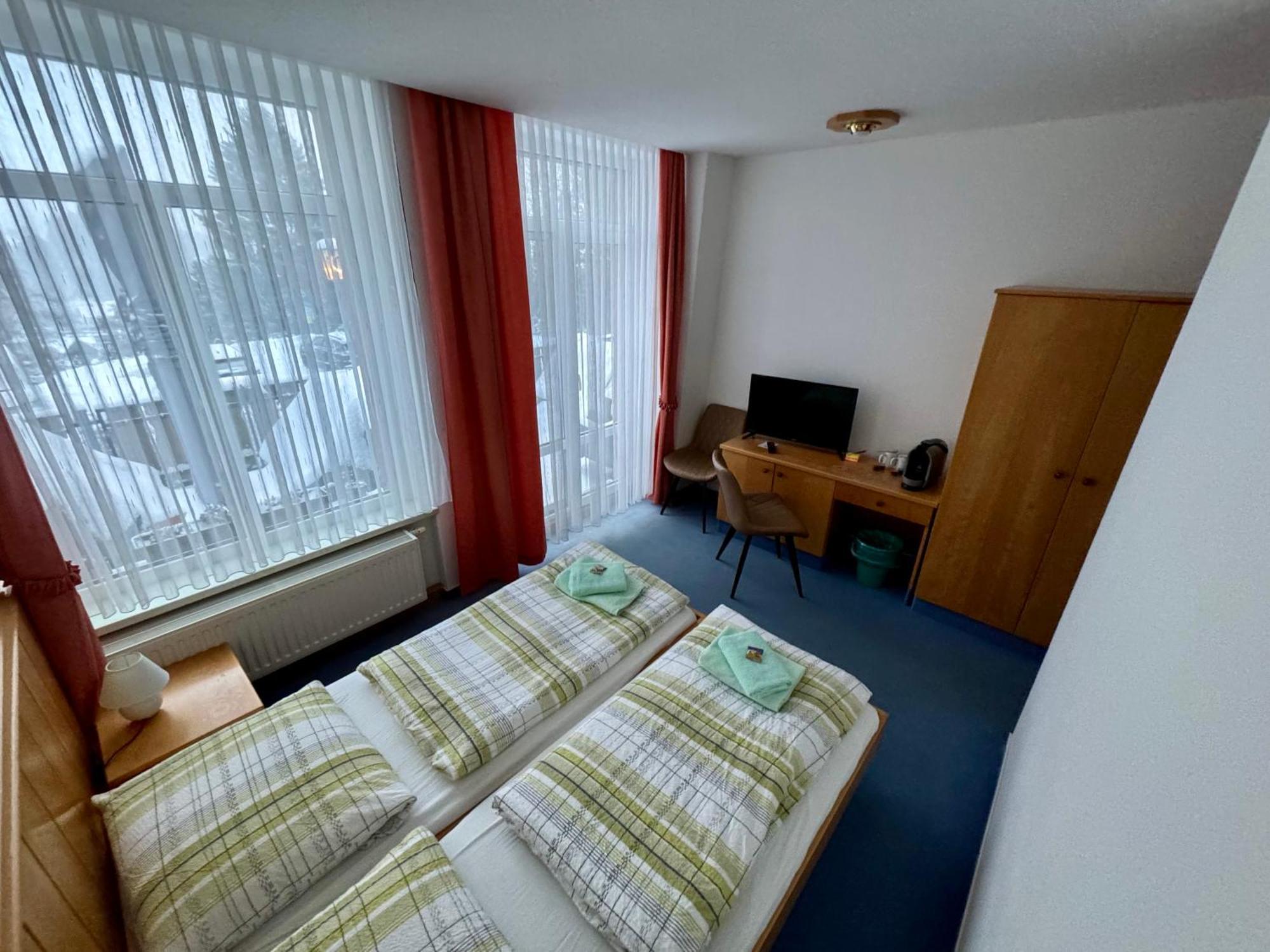 Pension Und Berggasthaus Kapellenstein Geyer Екстериор снимка